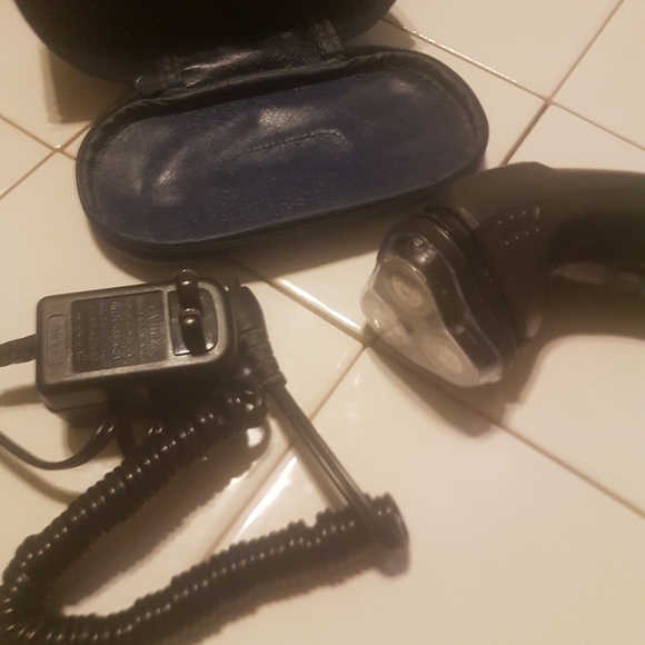 🧔🏻 Remington Electric Razor - Picture 8 of 10